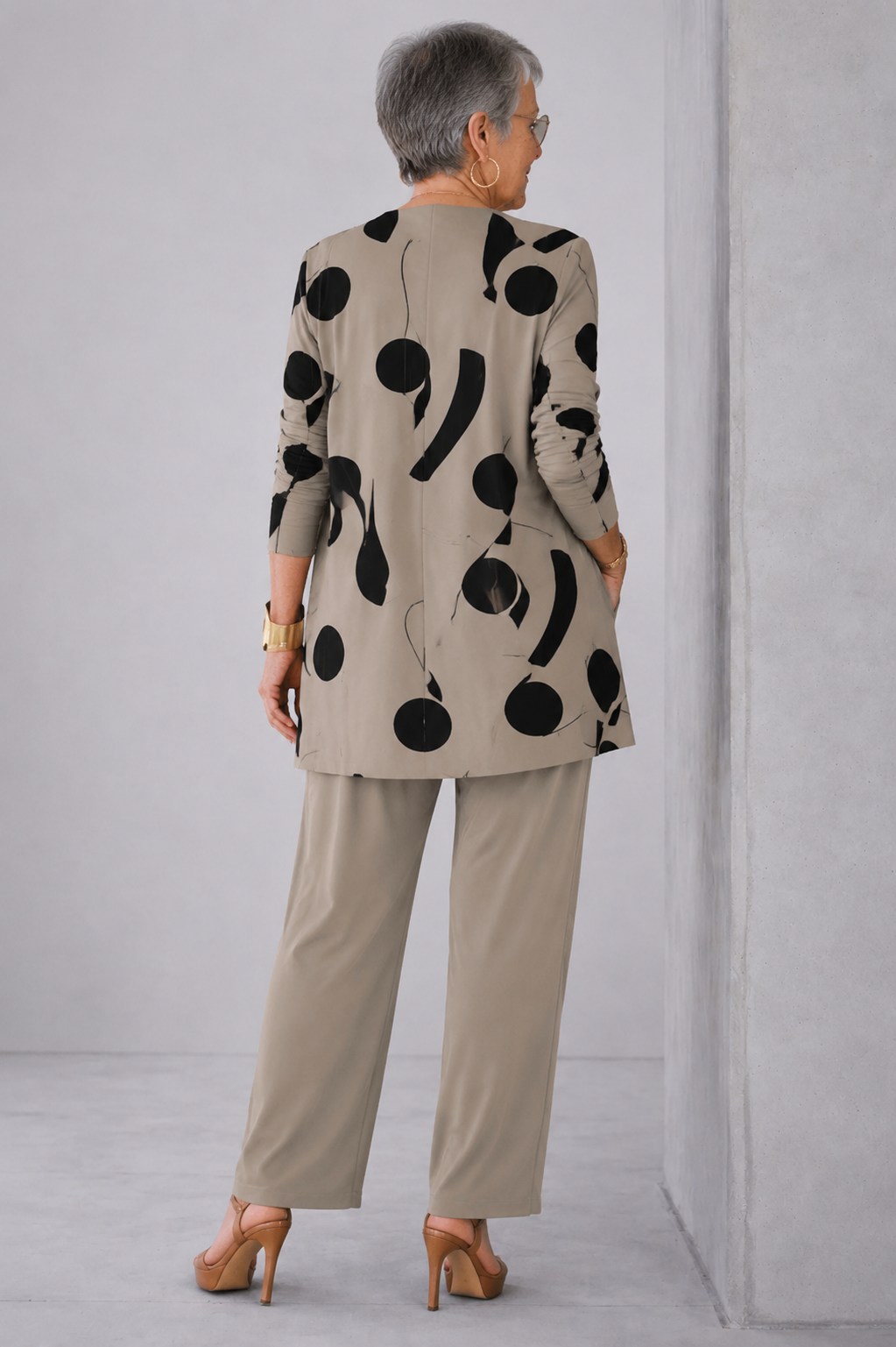 Sjaan | Dreiteiliges Set in Taupe mit schwarzem Druck