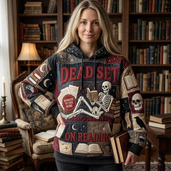 Jördis | Hoodie mit Lesemotiv und Skelett