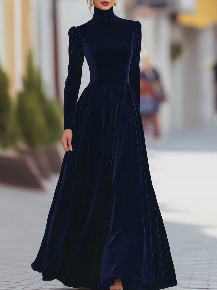 Famke | Maxikleid aus Samt mit Hohem Kragen