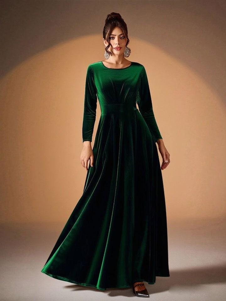Tilda | Maxikleid aus Samt mit langen Ärmeln