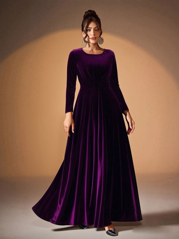 Tilda | Maxikleid aus Samt mit langen Ärmeln