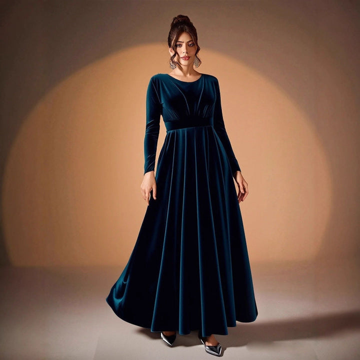 Tilda | Maxikleid aus Samt mit langen Ärmeln