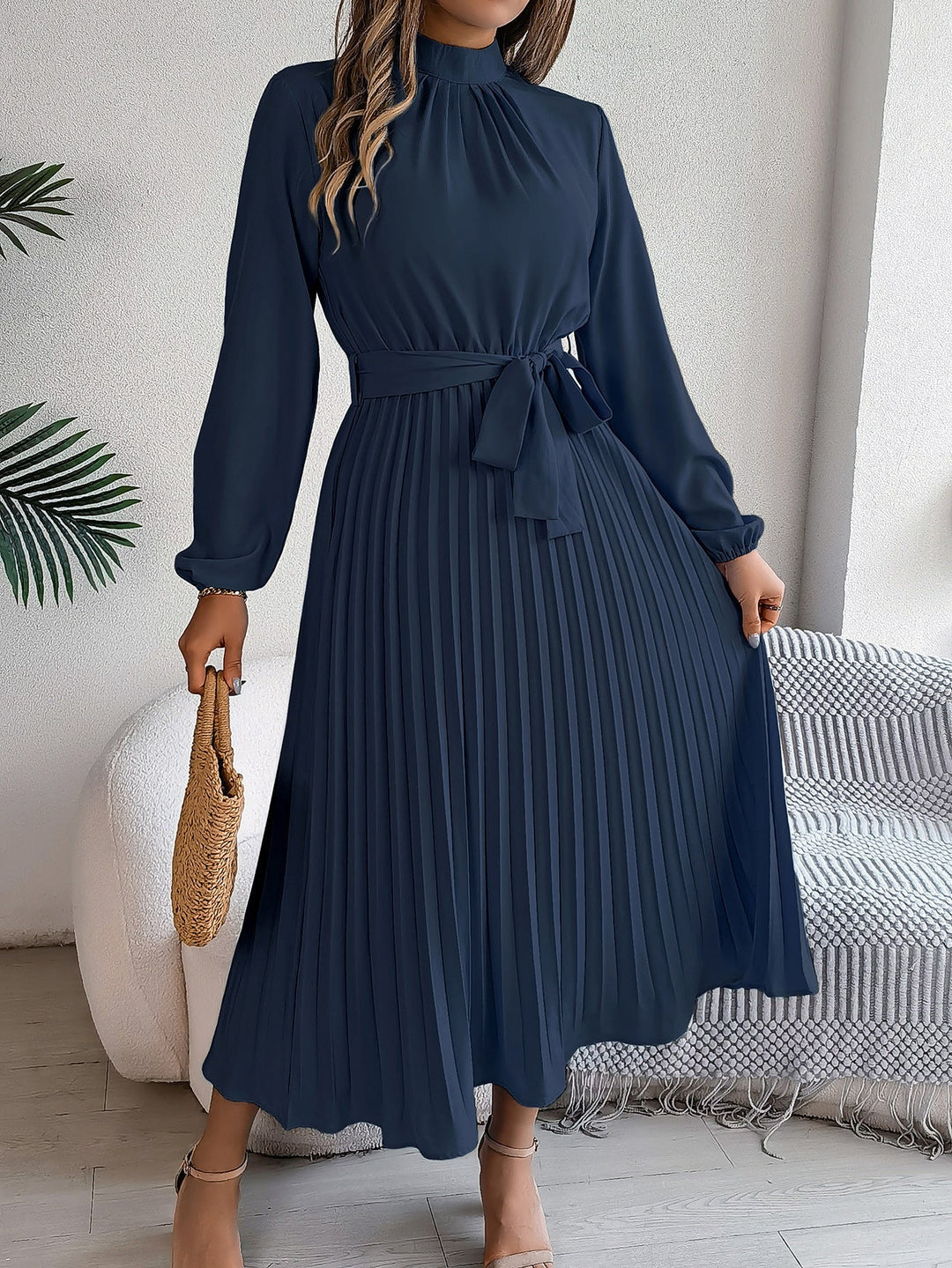 Nynke | Maxi Plissee Kleid mit Gürtel