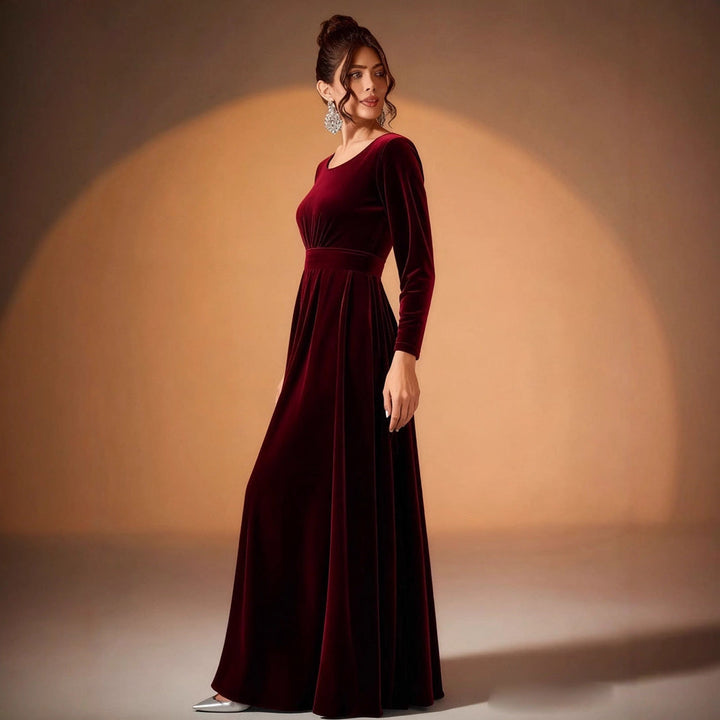 Tilda | Maxikleid aus Samt mit langen Ärmeln