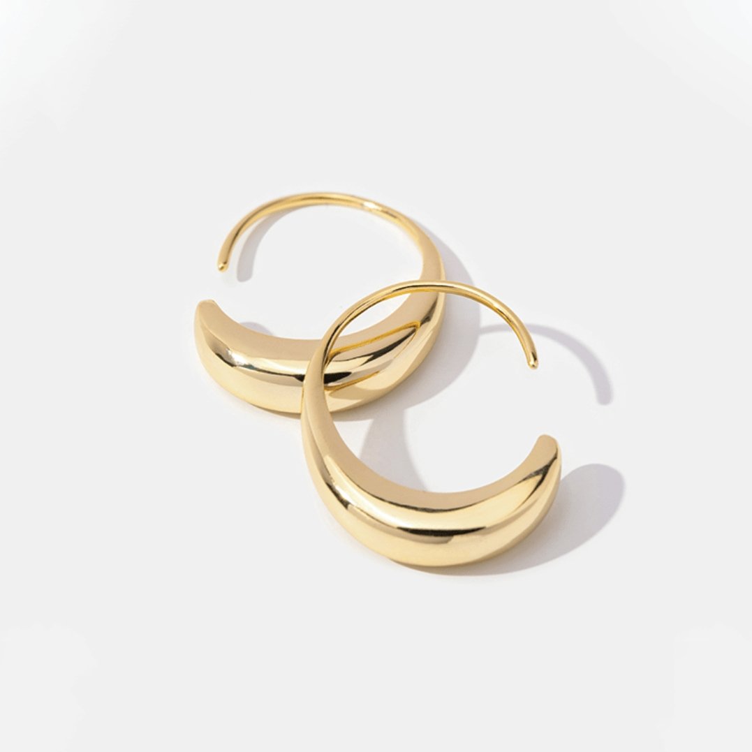 Karine – Mini Creolen in Gold mit einem eleganten Aussehen