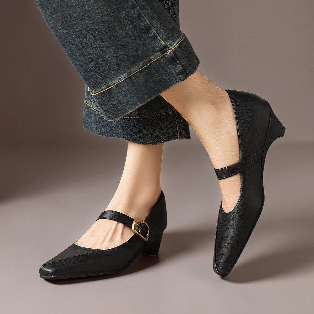 INGRID | MARY JANES MIT GOLDENER SCHNALLE