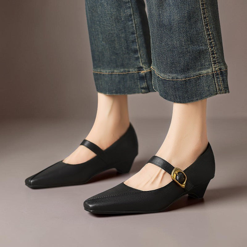 INGRID | MARY JANES MIT GOLDENER SCHNALLE