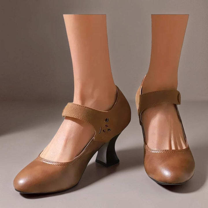 EMMA | SLIP-ONS MIT KNOPFBAND