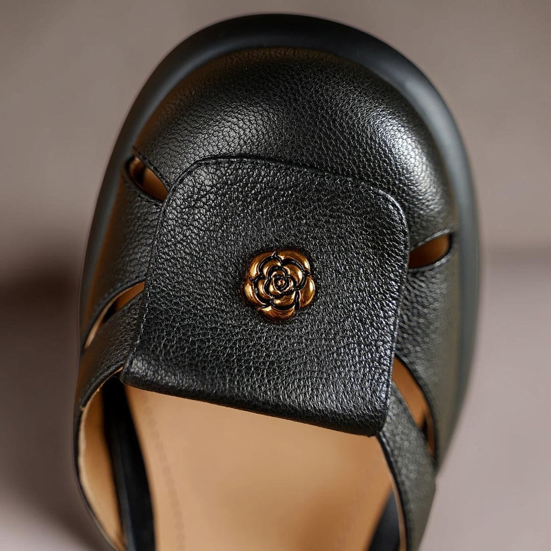SANNE | PLATTFORM-SANDALEN MIT RIEGEL