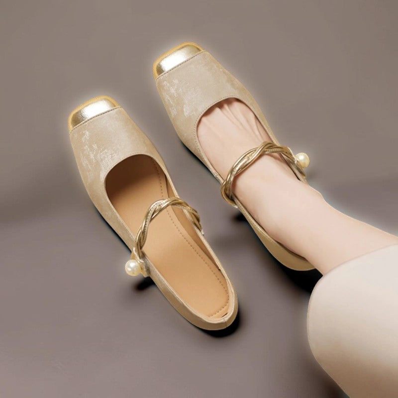 FENNA | MARY JANES MIT QUADRATISCHER SPITZE UND PERLEN