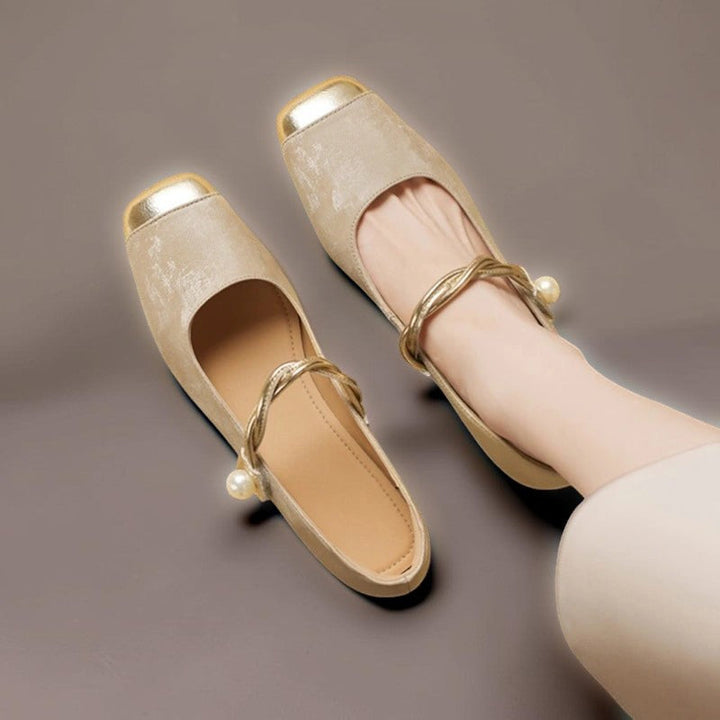 FENNA | MARY JANES MIT QUADRATISCHER SPITZE UND PERLEN