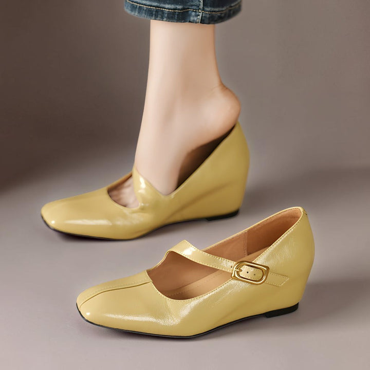TESS | LEREN MARY JANES MIT VIERKANTER SPITZE